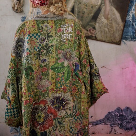 Magnolia Pearl Kontessa Kimono, Passionate OS - Picture 2 of 10